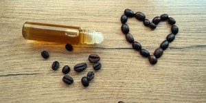 Beitragsbild des Blogbeitrags Kaffee-Öl …Booklove „Vom Garten auf die Haut“…