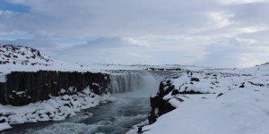 Beitragsbild des Blogbeitrags Islands Ostküste – Fjorde, Wasserfälle und das Tor zur Hölle 