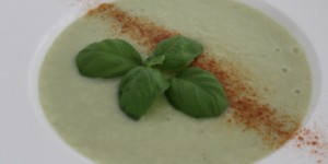 Beitragsbild des Blogbeitrags Einfache Detox-Suppe für den Herbst 