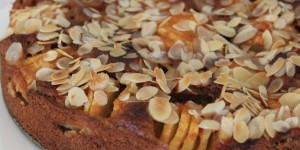 Beitragsbild des Blogbeitrags Leckerer Apfel-Dinkelkuchen