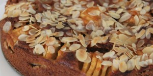 Beitragsbild des Blogbeitrags Leckerer Apfel-Dinkelkuchen 