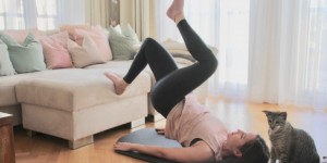 Beitragsbild des Blogbeitrags Workout im Wohnzimmer – Übungen für einen knackigen Hintern 