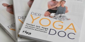 Beitragsbild des Blogbeitrags Der Yoga Doc – Heilen mit Yoga + Buch Verlosung