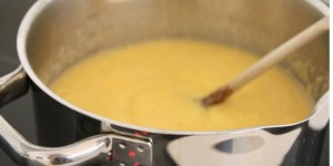 Beitragsbild des Blogbeitrags Soulfood – Cremige Polenta mit Parmesan