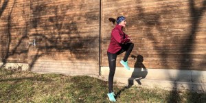 Beitragsbild des Blogbeitrags Übung der Woche – Kniebeuge mit Plyo-Knieheben