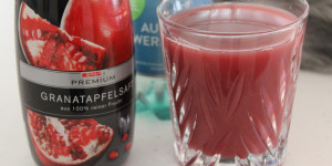 Beitragsbild des Blogbeitrags Lieblingsdrink: Granatapfelsaft gespritzt 