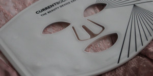 Beitragsbild des Blogbeitrags Erste Erfahrungen mit der CurrentBody Skin LED Lichttherapie-Maske 