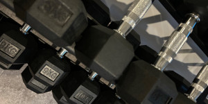 Beitragsbild des Blogbeitrags Warum Krafttraining gerade für Frauen so wichtig und sinnvoll ist