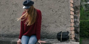 Beitragsbild des Blogbeitrags Outfit: Strickpulli, Elbsegler und Gedanken zu den Gilmore Girls