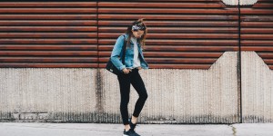 Beitragsbild des Blogbeitrags Outfit: Bequeme Klamotten, Bandana Tuch und Geek Brille 