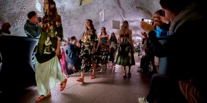 Beitragsbild des Blogbeitrags Model for a Day: Rebekka Ruétz Fashion Show in St. Anton