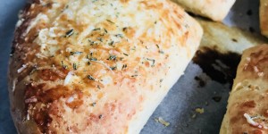 Beitragsbild des Blogbeitrags **Bread Baking (Satur)Day** Parmesan-Scones