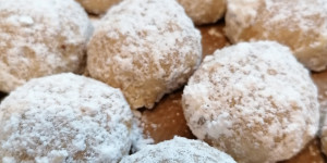 Beitragsbild des Blogbeitrags Advent, Advent, das 1. Lichtlein brennt! Pekannuss Snowball Cookies