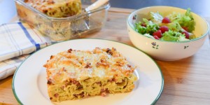 Beitragsbild des Blogbeitrags Schinkenfleckerl – mit Käse überbacken natürlich – keine Frage!