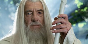 Beitragsbild des Blogbeitrags Ian McKellen Wants to Play Gandalf on Amazon’s TV Series: ‘He’s Over 7000 Years Old, So I’m Not Too Old’