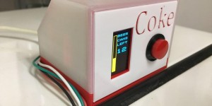 Beitragsbild des Blogbeitrags Antique Coke machine enhanced with Arduino can counter 
