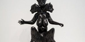 Beitragsbild des Blogbeitrags Iranian Artist Counters Digital Colonialism with “She Who Sees the Unknown” Display