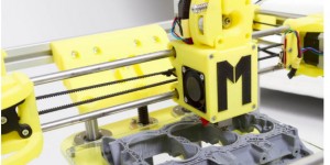 Beitragsbild des Blogbeitrags Yamaha’s Bike Racing Team Uses Mark One 3D Printers Inside The Pit Box