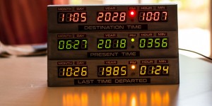 Beitragsbild des Blogbeitrags Weekend Project: Turn Back Time with a 3D Printed Delorean Clock From ‘Back to the Future’ 