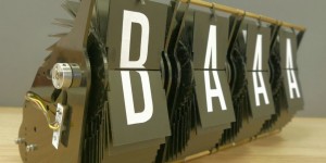 Beitragsbild des Blogbeitrags Check the weather on this Arduino-controlled split-flap display 