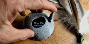 Beitragsbild des Blogbeitrags Show tidal shifts with this Arduino-powered moon clock 