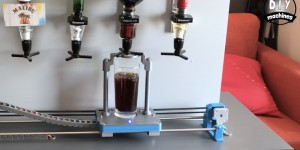 Beitragsbild des Blogbeitrags Let this Arduino robotic bartender mix you a drink