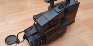 Beitragsbild des Blogbeitrags Portable retro CTR game console: the one-thumb entertainment system