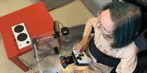 Beitragsbild des Blogbeitrags Tipps für ein Xbox Adaptive Controller-Set Up bei Spinaler Muskelatrophie
