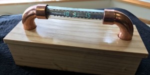 Beitragsbild des Blogbeitrags Wake up to this unique VFD alarm clock!
