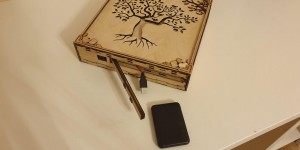 Beitragsbild des Blogbeitrags DIY shadow box portrays seasons in luminescent style
