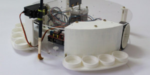 Beitragsbild des Blogbeitrags This Arduino-powered robot is like a Roomba with a paintbrush