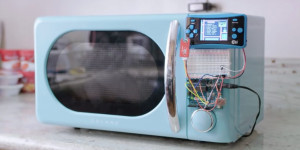 Beitragsbild des Blogbeitrags Allen Pans Arduino-controlled microwave only works while gaming