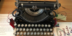 Beitragsbild des Blogbeitrags Typewriter turned into mechanical keyboard for gaming