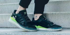 Beitragsbild des Blogbeitrags Stylisches Jubiläum: Xbox und adidas designen Sneaker zum 20-jährigen Geburtstag der Konsole 