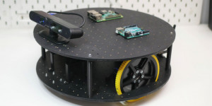 Beitragsbild des Blogbeitrags Nikodem Bartnik created a powerful robotic chassis using T-Motor AK series actuators and Arduino