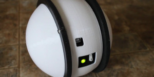 Beitragsbild des Blogbeitrags This Samsung Ballie-inspired spherical robot gets around on a couple of wheels