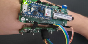 Beitragsbild des Blogbeitrags PsyLink is a low-cost, non-invasive EMG interface based on the Nano 33 BLE Sense