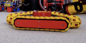 Beitragsbild des Blogbeitrags Can a triangle of tank tracks outperform omni wheels? 