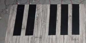 Beitragsbild des Blogbeitrags The Arduipiano is an Arduino-powered floor piano that lets you play music with your feet