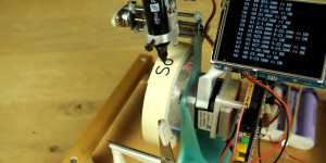 Beitragsbild des Blogbeitrags Automatically make masking tape labels with this Arduino-powered machine 