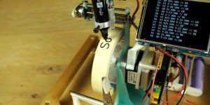 Beitragsbild des Blogbeitrags Automatically make masking tape labels with this Arduino-powered machine