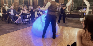 Beitragsbild des Blogbeitrags This RGB wedding dress mimics Princess Auroras from Sleeping Beauty