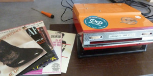 Beitragsbild des Blogbeitrags Playing record covers instead of the vinyl