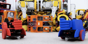 Beitragsbild des Blogbeitrags Roving Rock ‘Em Sock ‘Em Robots make the perfect Secret Santa gift