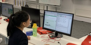 Beitragsbild des Blogbeitrags AI education resources: What do we teach young people?