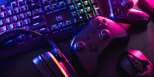 Beitragsbild des Blogbeitrags Apex Rising Esports Tournament Showcases the Power of Gaming to Fight AIDS and Save Lives 