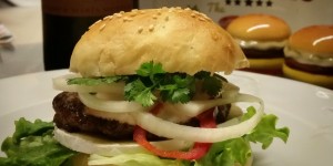 Beitragsbild des Blogbeitrags Homemade Straußenburger