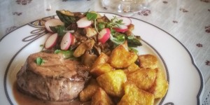 Beitragsbild des Blogbeitrags Rehkeulensteak▪Spargel▪Steinpilze▪Portweinsauce▪Bratkartoffeln