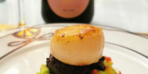 Beitragsbild des Blogbeitrags Jakobsmuscheln + Blutwurst + Avocado