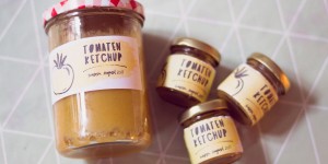 Beitragsbild des Blogbeitrags tomaten ketchup mit ingwer + zimt (inkl. label zum download)